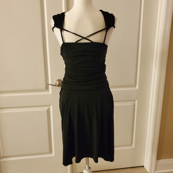 Black dress - Picture 2 of 4